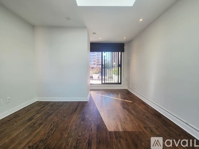 New York Apartment: 170 E 92nd St