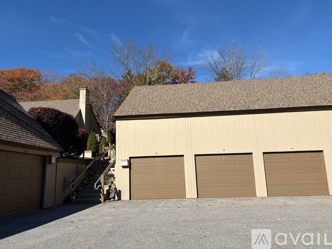 Avon Apartment: 54 Great Meadow Ln