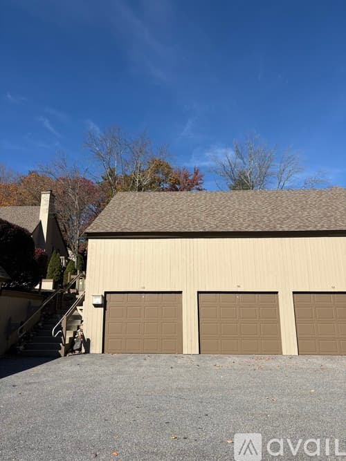 Avon Apartment: 54 Great Meadow Ln
