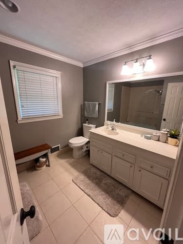 Dunwoody House: 2422 Redcliff Way