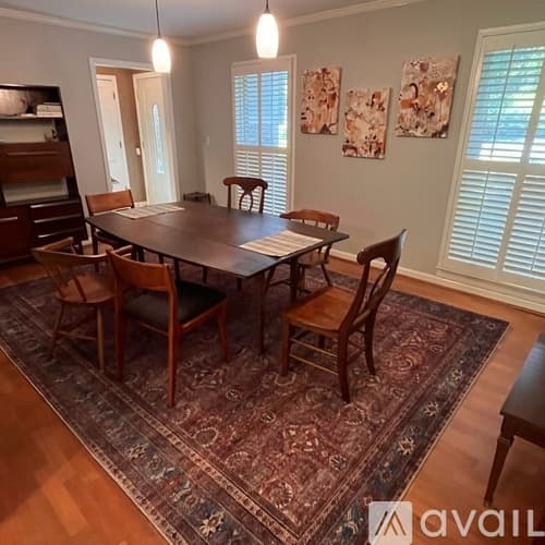 Dunwoody House: 2422 Redcliff Way
