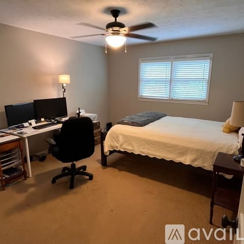 Dunwoody House: 2422 Redcliff Way