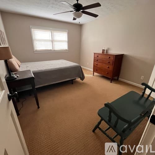 Dunwoody House: 2422 Redcliff Way