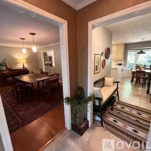 Dunwoody House: 2422 Redcliff Way