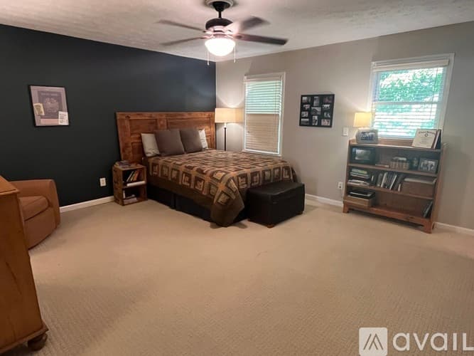 Dunwoody House: 2422 Redcliff Way
