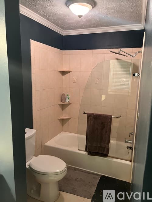 Dunwoody House: 2422 Redcliff Way
