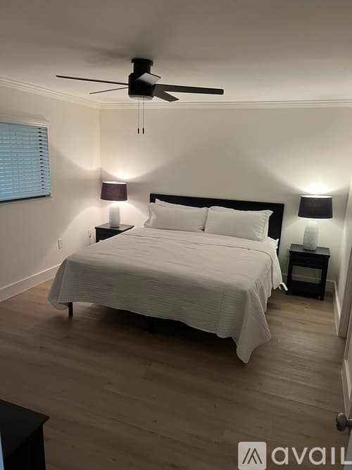 Venice Condo: 401 Airport Avenue East