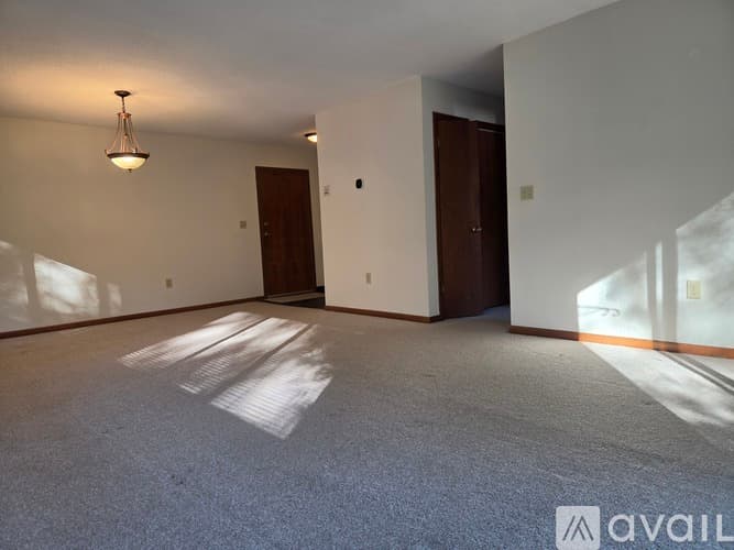 Simsbury Condo: 107 Hilltop Drive