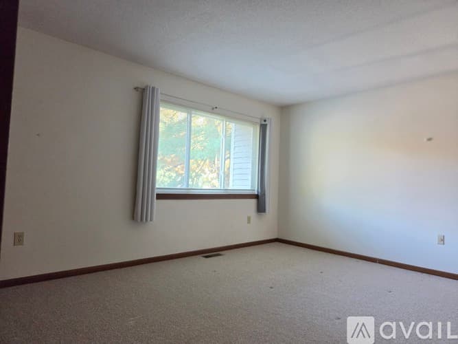 Simsbury Condo: 107 Hilltop Drive
