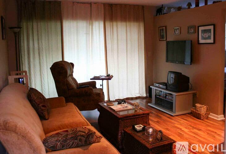 Tampa Condo: 10423 Carrollbrook Cir