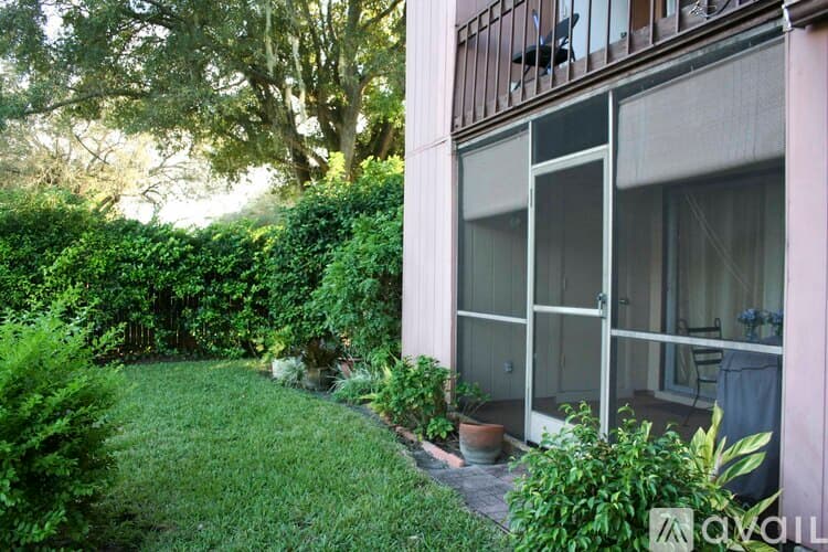 Tampa Condo: 10423 Carrollbrook Cir