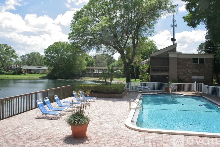 Tampa Condo: 10423 Carrollbrook Cir