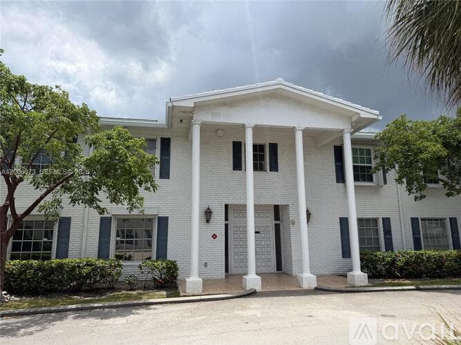 Fort Lauderdale Condo: 2200 NE 66th St