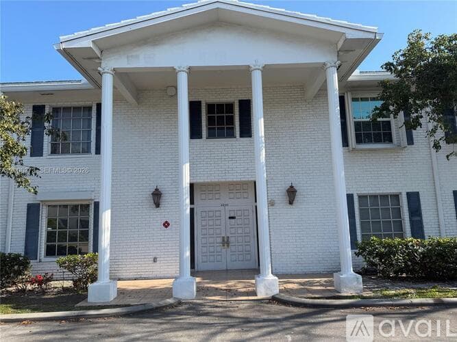 Fort Lauderdale Condo: 2200 NE 66th St