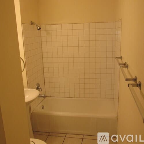 Eau Claire Apartment: 615 Hudson St
