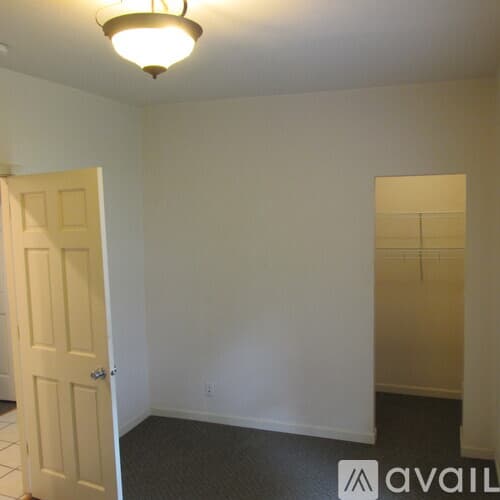 Eau Claire Apartment: 615 Hudson St