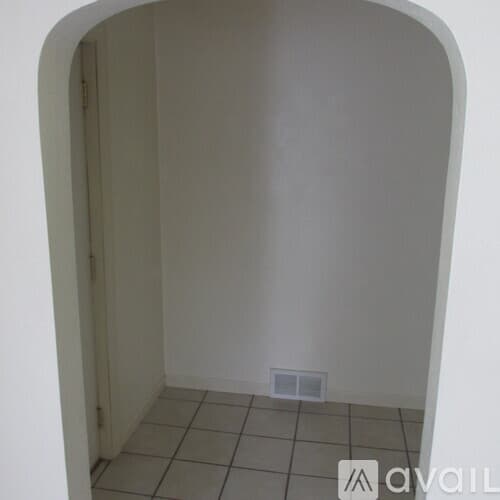 Eau Claire Apartment: 615 Hudson St