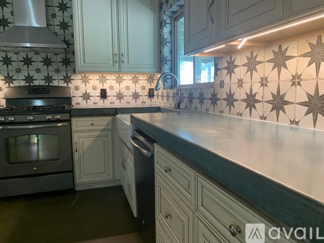 Phoenix House: 5603 N 12 Th Ave