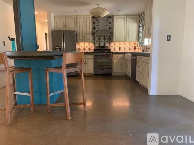 Phoenix House: 5603 N 12 Th Ave