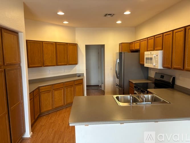 Phoenix Townhome: 1024 East Frye Road