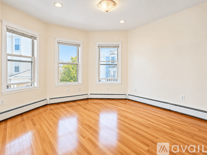 Boston Apartment: 143 Hillside Street