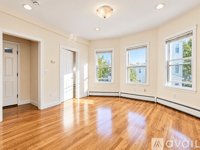 Boston Apartment: 143 Hillside Street