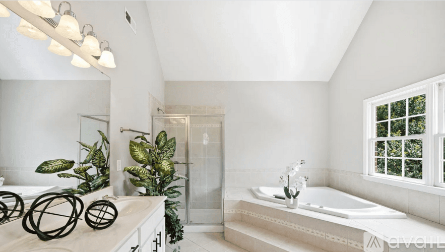 Columbia House: 416 Pickens St