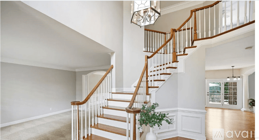 Columbia House: 416 Pickens St