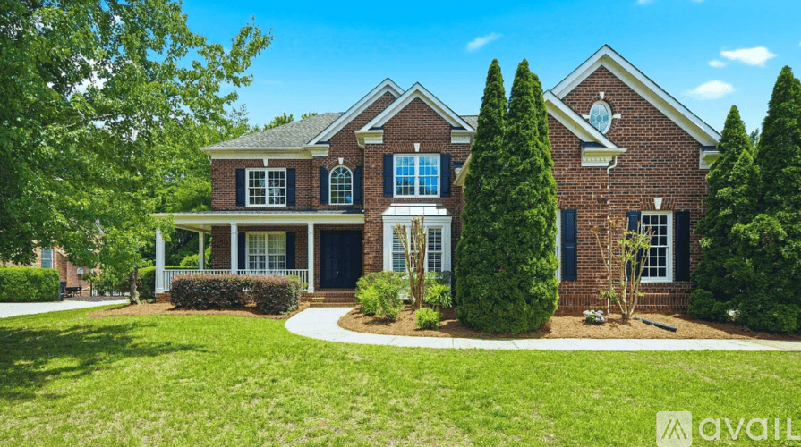 Columbia House: 416 Pickens St