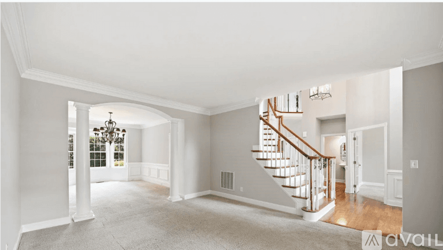 Columbia House: 416 Pickens St