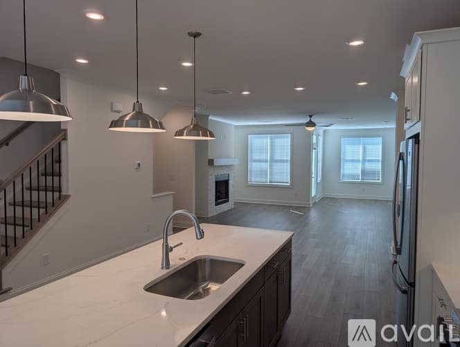 Cumming Townhome: 655 Silva Str