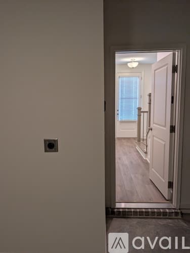 Cumming Townhome: 655 Silva Str