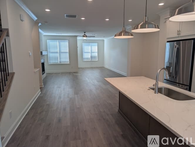 Cumming Townhome: 655 Silva Str