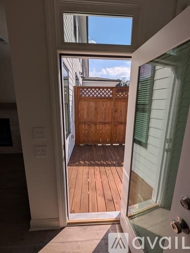 Cumming Townhome: 655 Silva Str