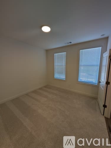 Cumming Townhome: 655 Silva Str