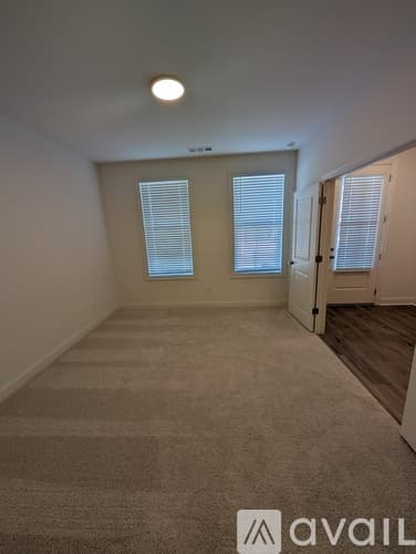 Cumming Townhome: 655 Silva Str