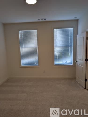 Cumming Townhome: 655 Silva Str