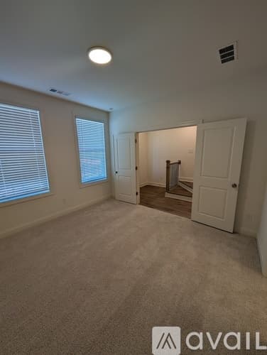 Cumming Townhome: 655 Silva Str