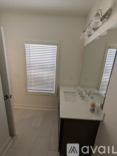 Cumming Townhome: 655 Silva Str