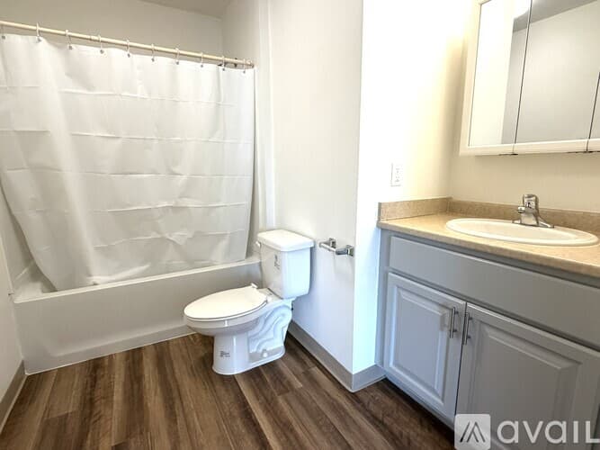 Dedham Apartment: 329 East St