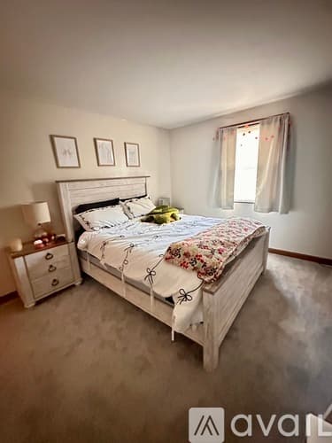 Salem Townhome: 14 Clare Lane