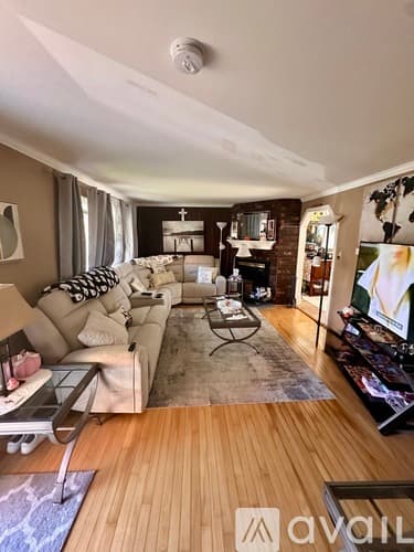 Salem Townhome: 14 Clare Lane