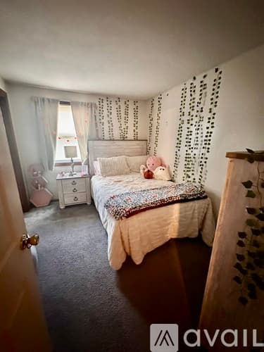 Salem Townhome: 14 Clare Lane