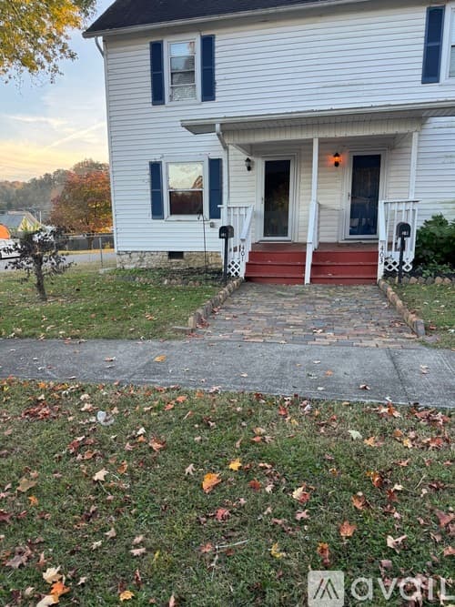 Harriman Apartment: 401 Carter Ave
