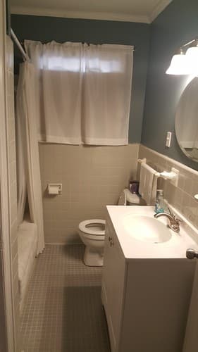 Dublin House: 1007 W Moore St