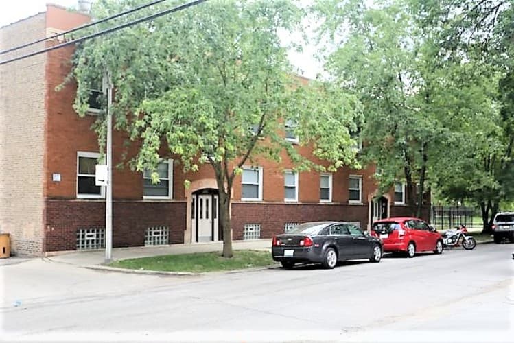 Chicago Apartment: 3517 21 W Grace St
