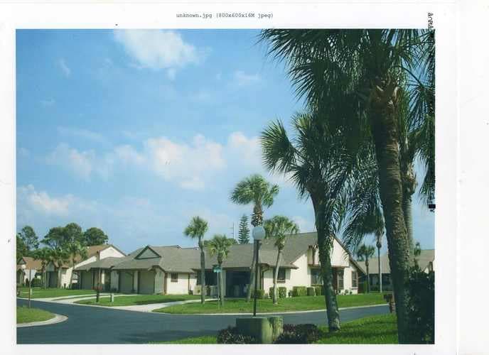 Port St. Lucie House: 1502 SE Corvair Ct