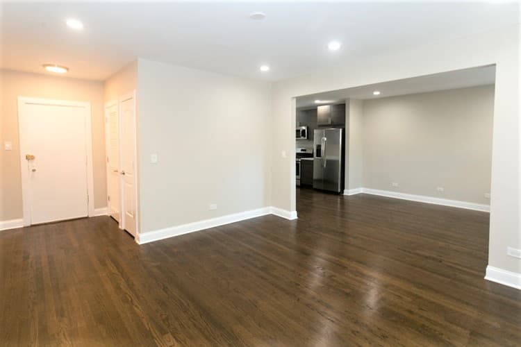 Chicago Apartment: 1432 W Farragut Ave
