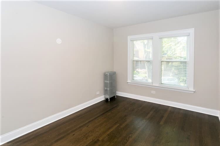 Chicago Apartment: 1432 W Farragut Ave