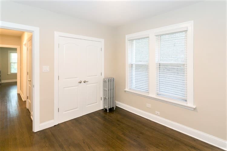 Chicago Apartment: 1432 W Farragut Ave
